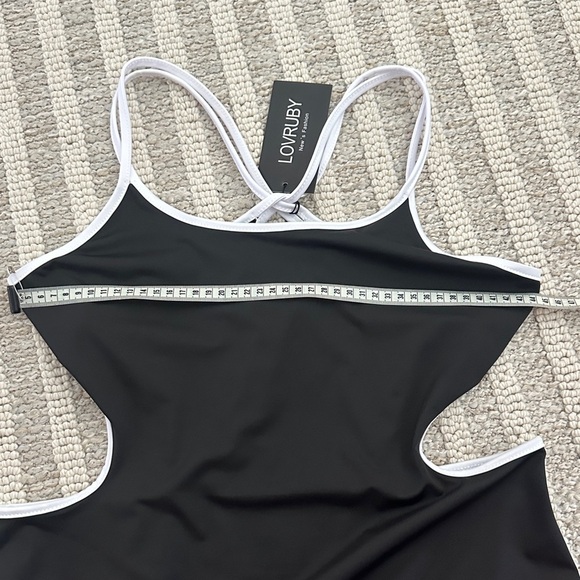 Black sport outfit - Picture 5 of 8